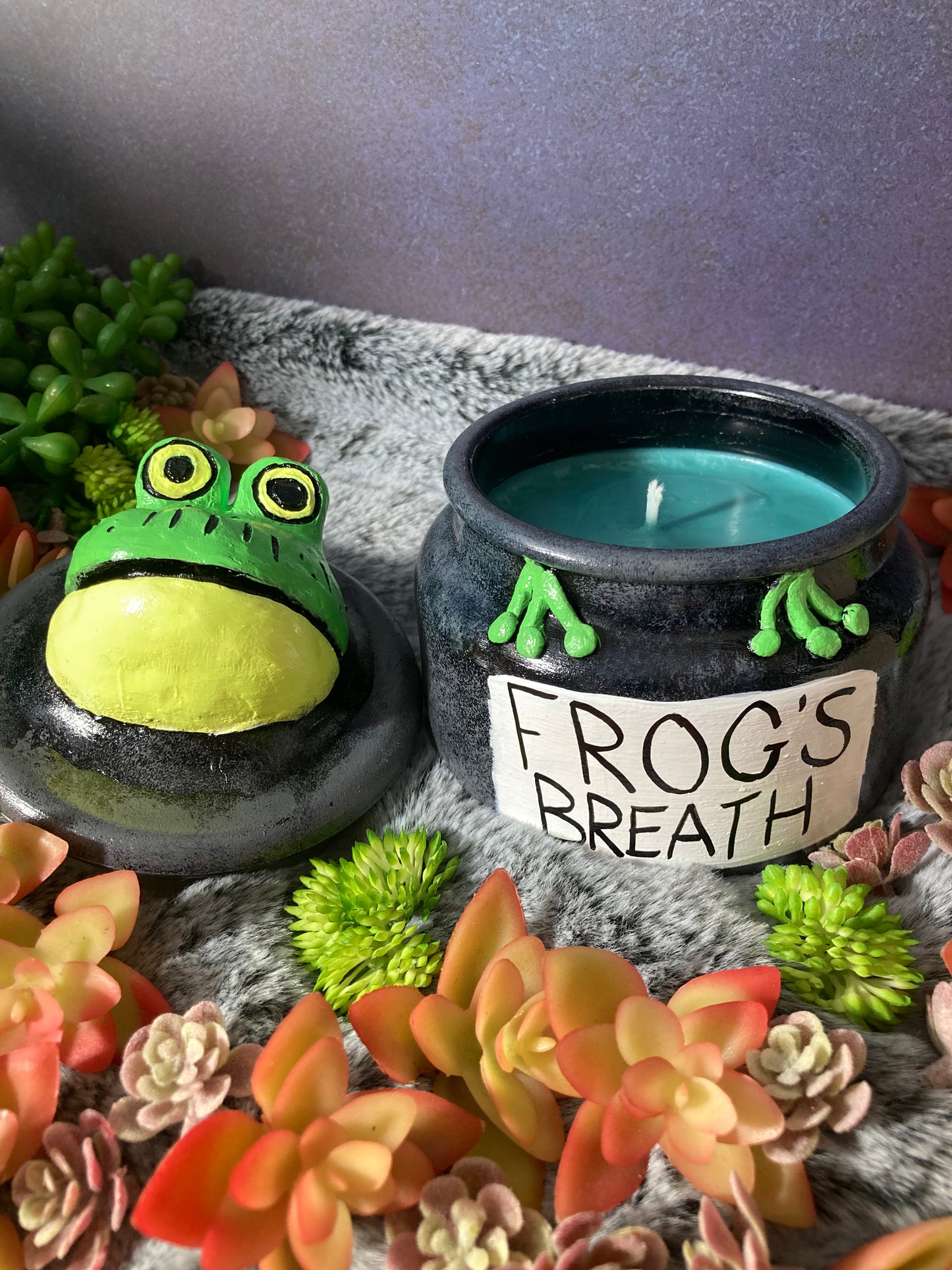 Frogs Breath candle