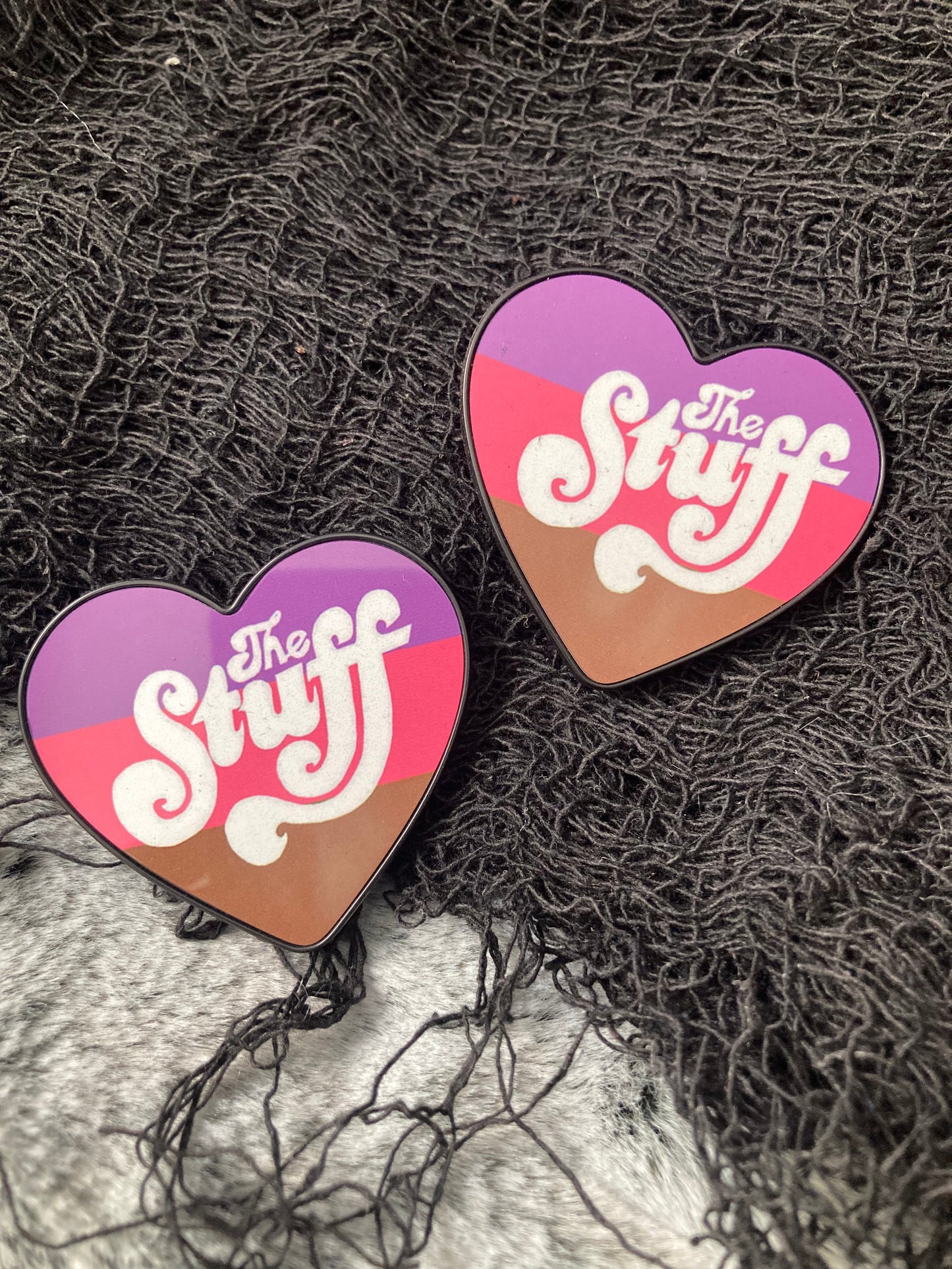 The Stuff heart phone grip