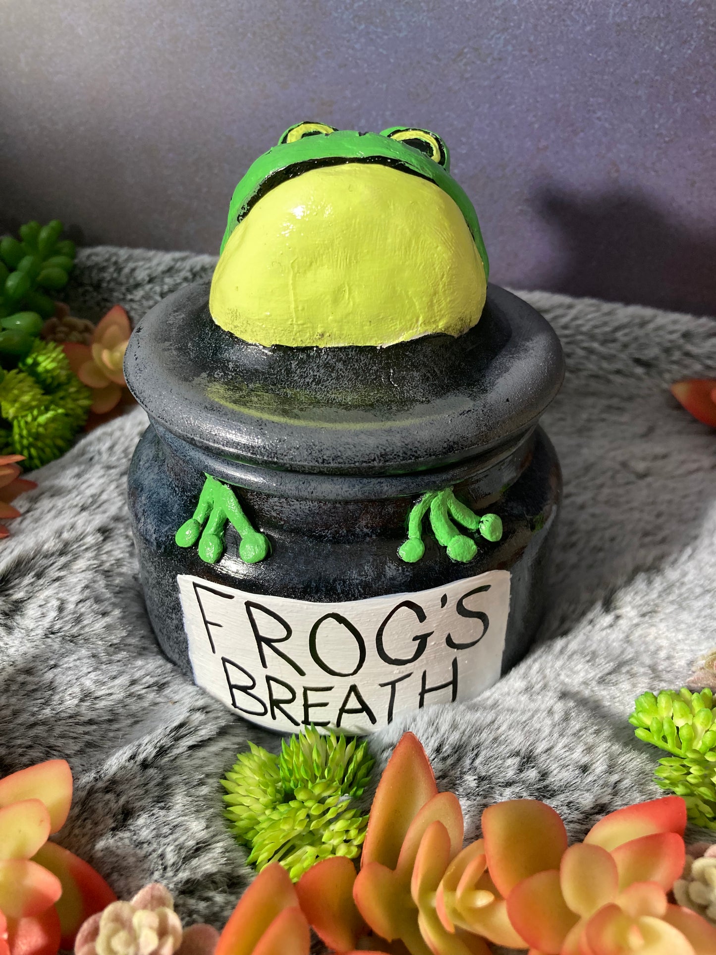 Frogs Breath candle