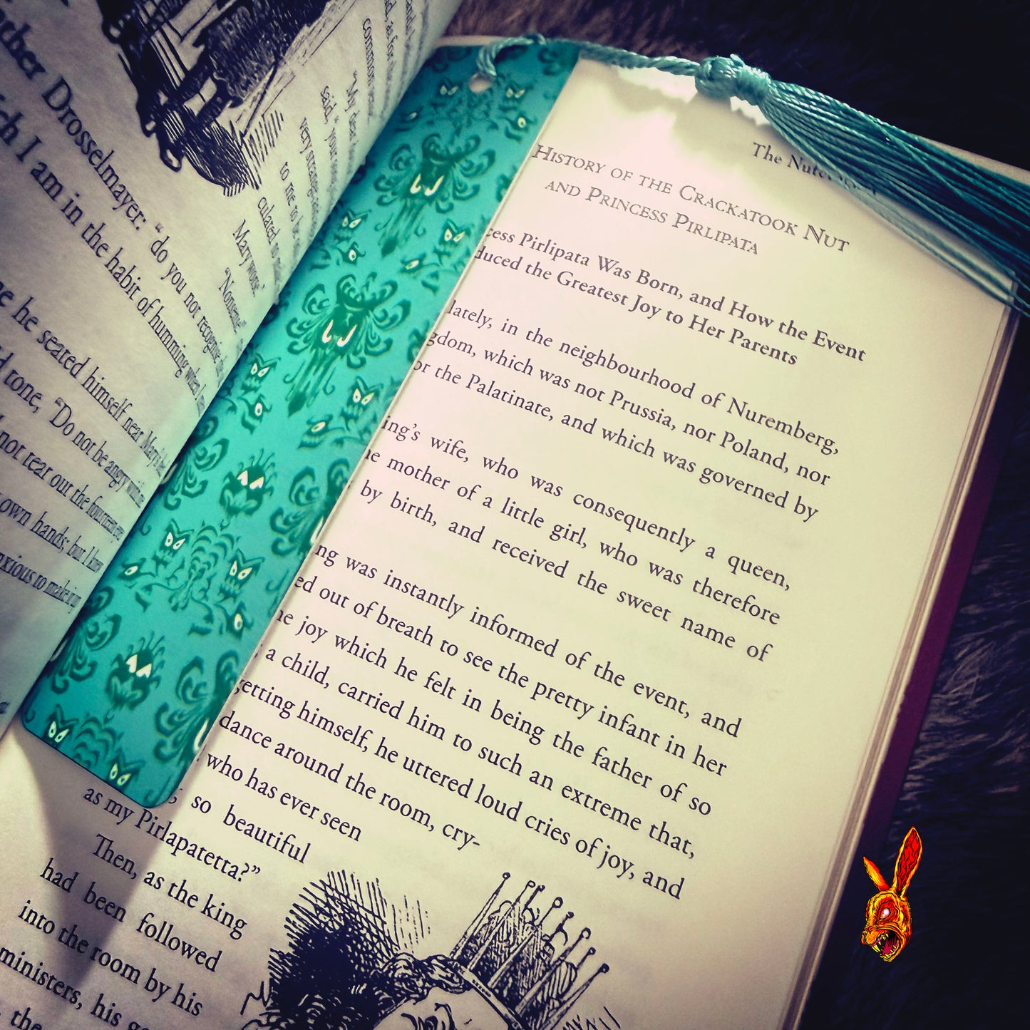 Hatbox Variant Bookmark