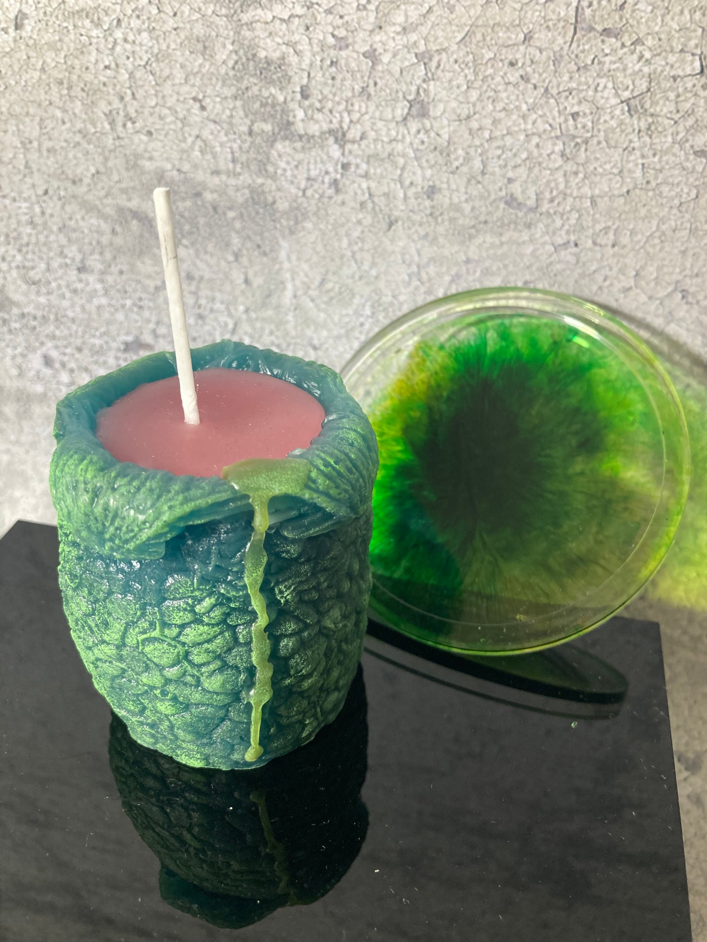 Alien Egg pillar candle